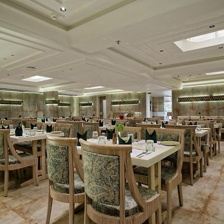 Golden Plaza Hotel Ahmedabad Exterior foto