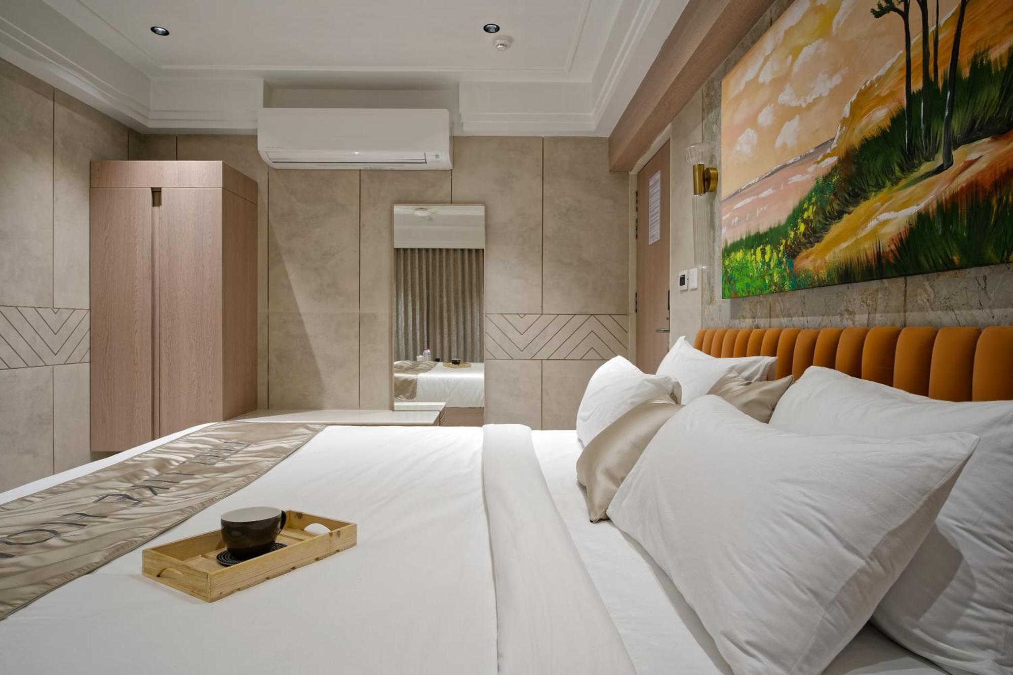 Golden Plaza Hotel Ahmedabad Exterior foto