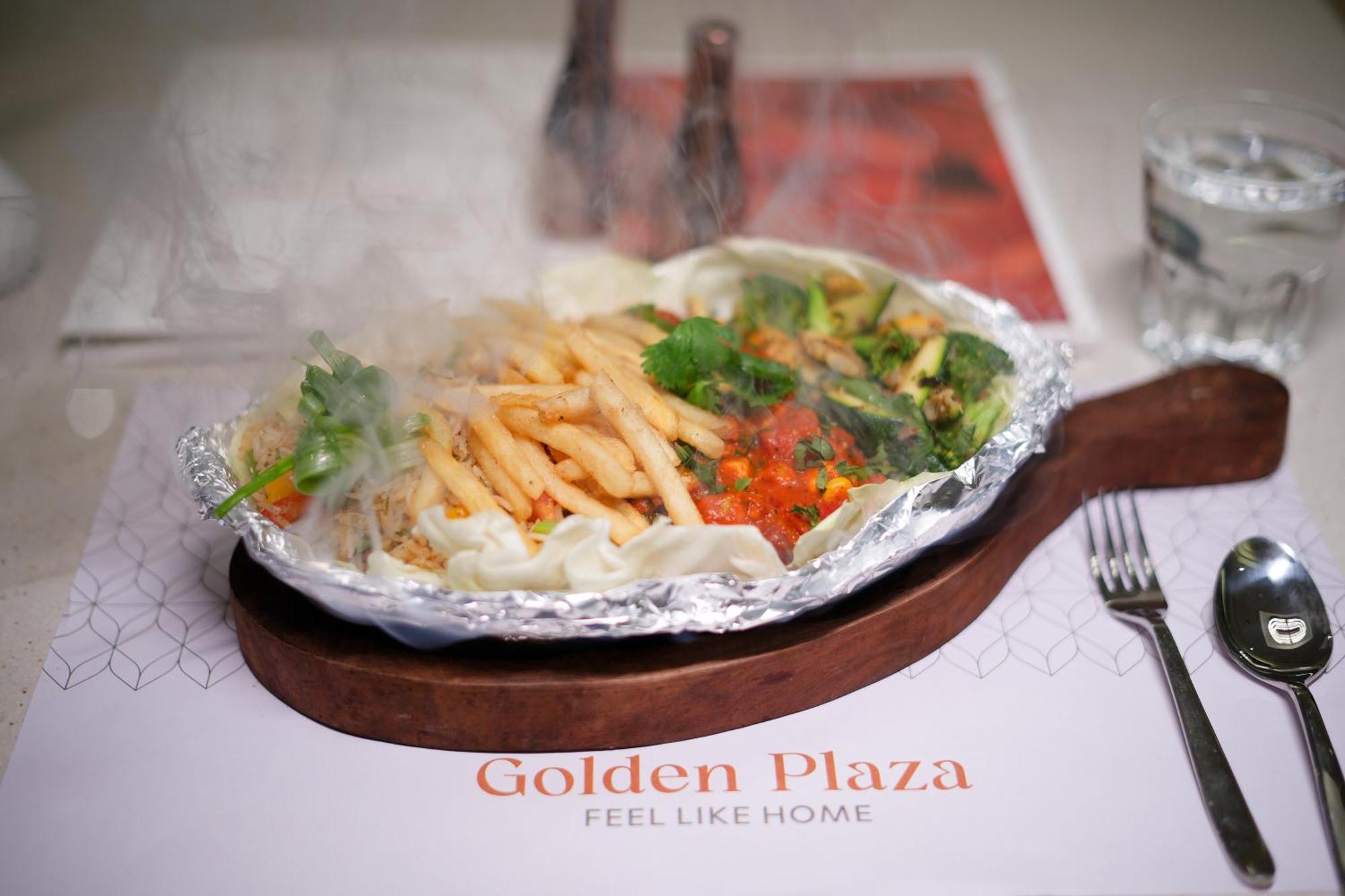 Golden Plaza Hotel Ahmedabad Exterior foto