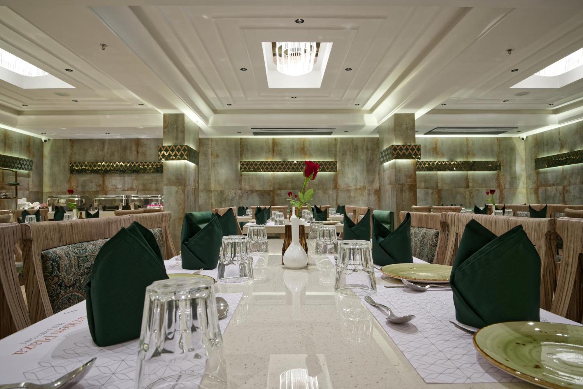 Golden Plaza Hotel Ahmedabad Exterior foto